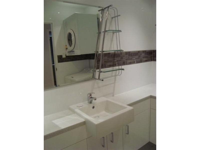 1/387 Cavendish Road, Coorparoo QLD 4151