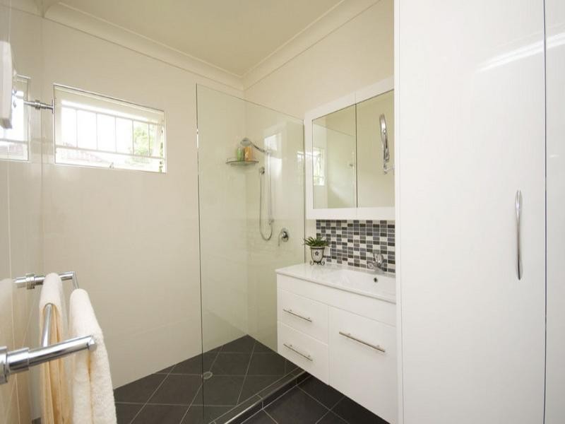 41 Victor Street, Holland Park QLD 4121