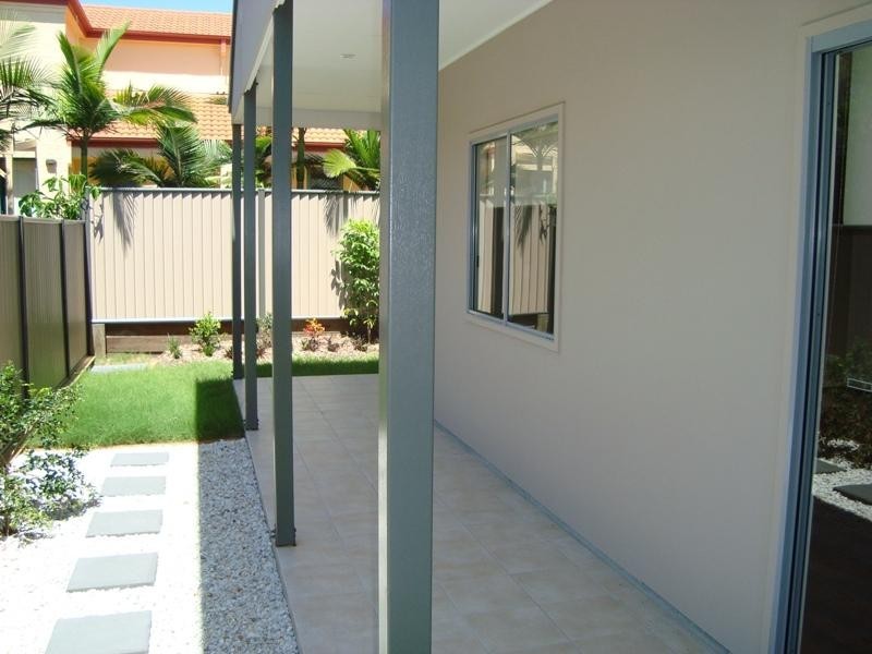 2/837 Old Cleveland Road, Carina QLD 4152