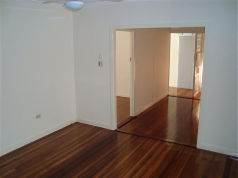 11 Latina Avenue, Seven Hills QLD 4170