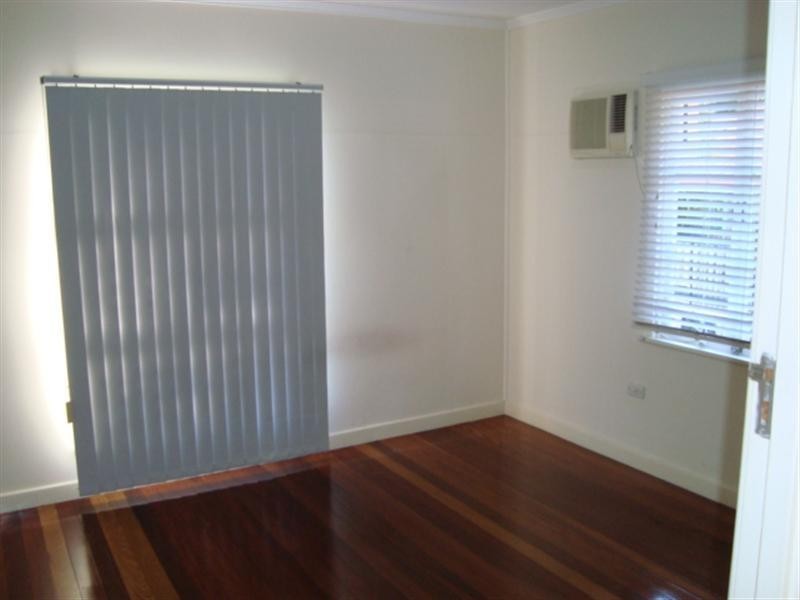 11 Latina Avenue, Seven Hills QLD 4170