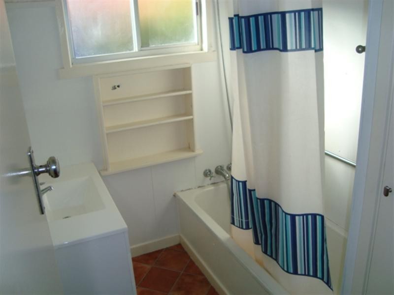 11 Latina Avenue, Seven Hills QLD 4170