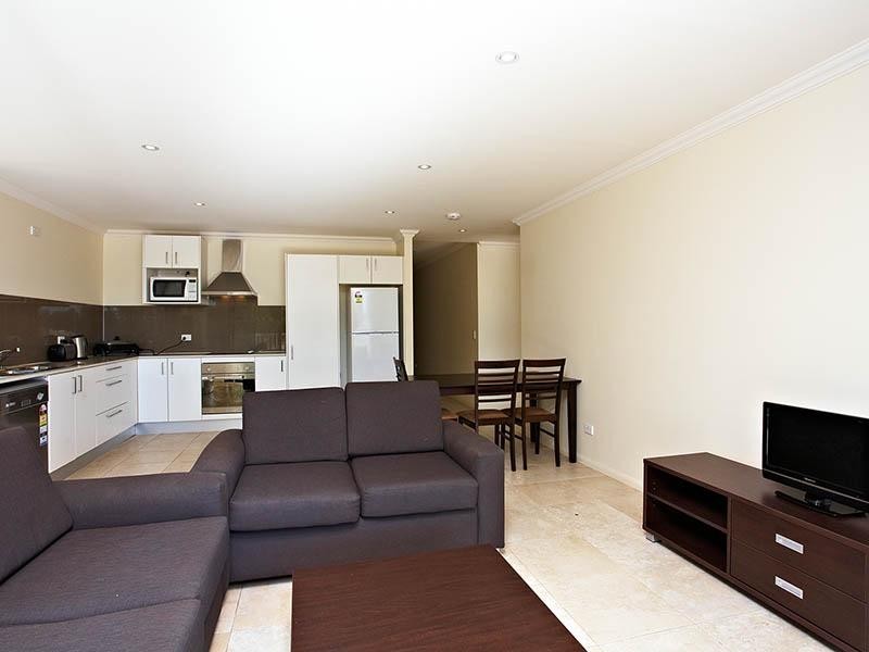 378 Cavendish Road, Coorparoo QLD 4151