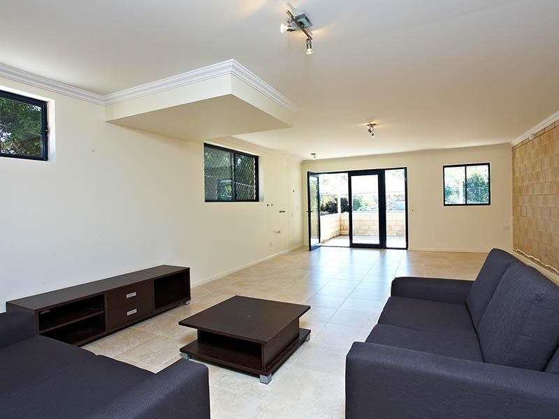 378 Cavendish Road, Coorparoo QLD 4151