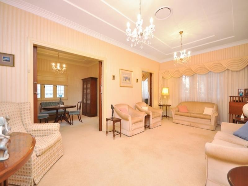 26 Sylvia Street, Camp Hill QLD 4152