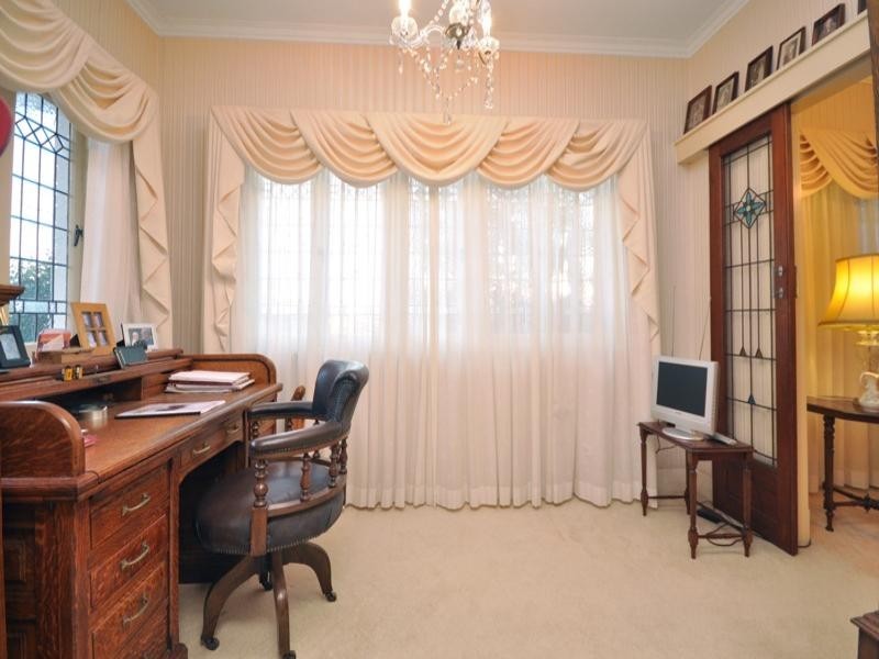 26 Sylvia Street, Camp Hill QLD 4152