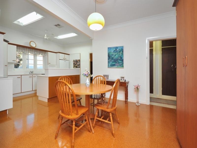 26 Sylvia Street, Camp Hill QLD 4152