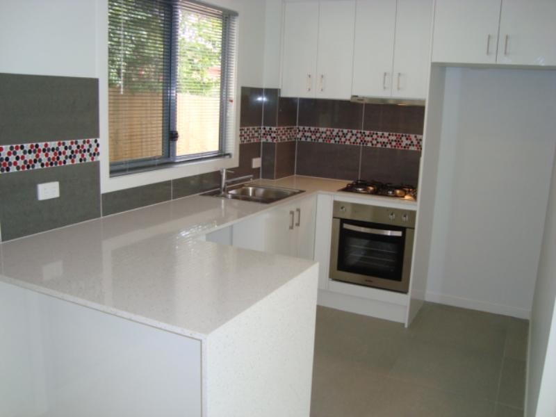 2/76 Denman Street, Greenslopes QLD 4120