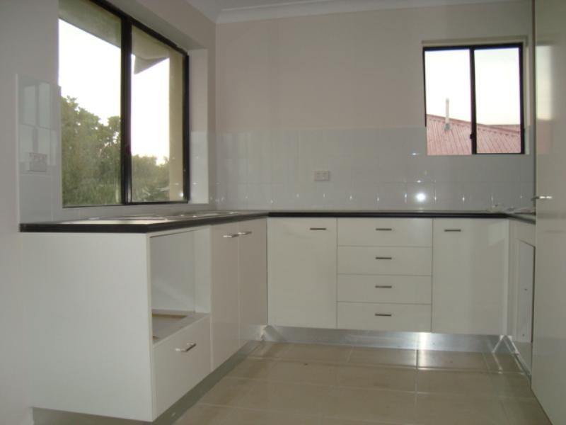 8 Cambridge Street, Carina Heights QLD 4152