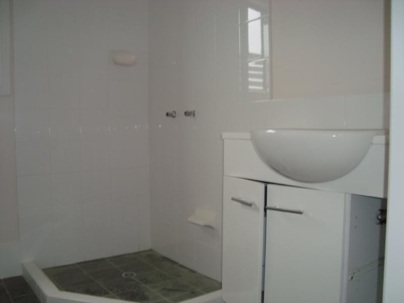 8 Cambridge Street, Carina Heights QLD 4152