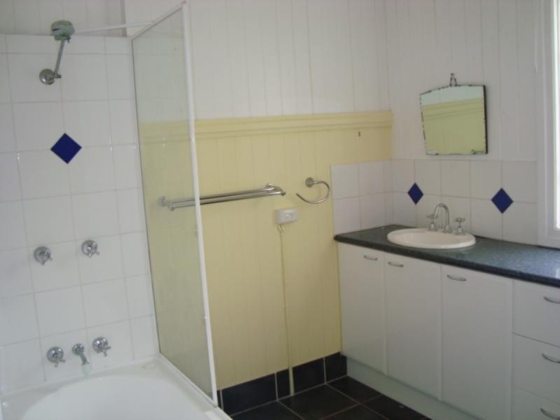 11a Rowland Street, Coorparoo QLD 4151