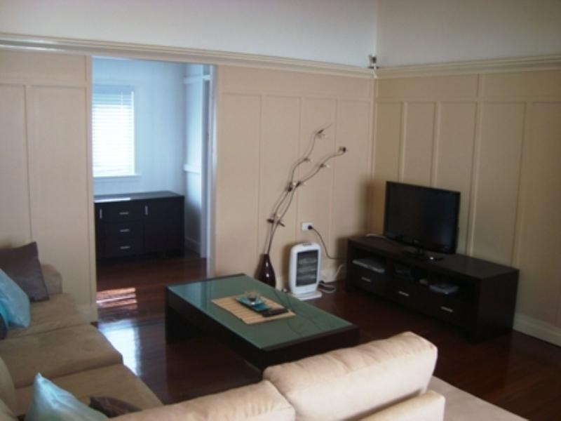 13 Curtis Street, Norman Park QLD 4170