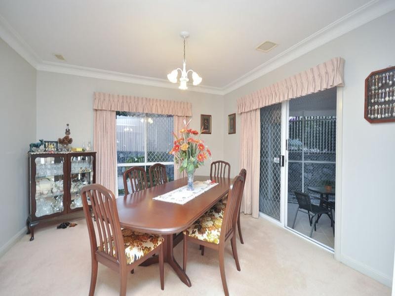 12 Jefferson Place, Stretton QLD 4116