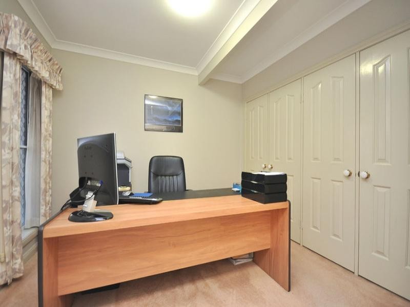 12 Jefferson Place, Stretton QLD 4116