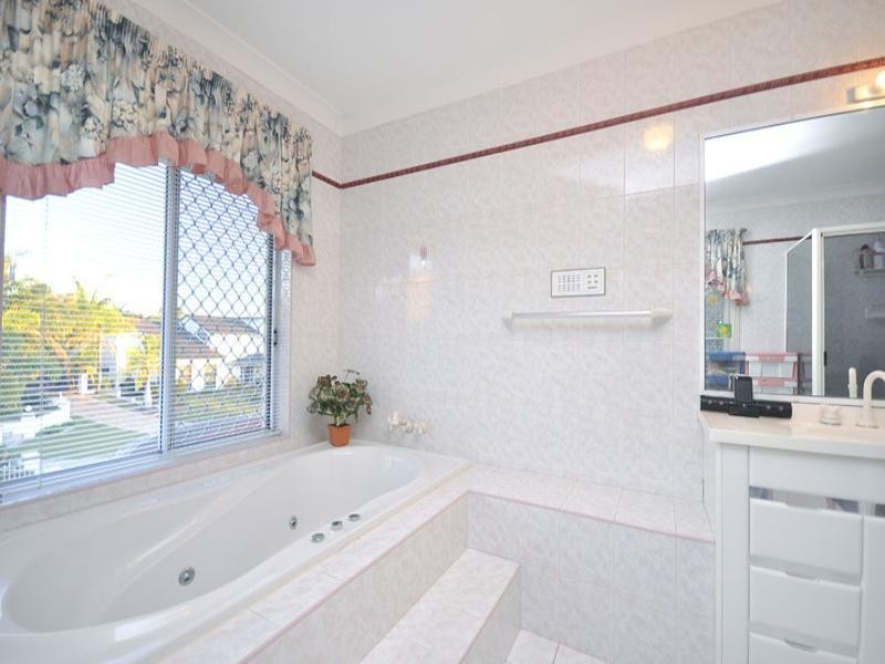 12 Jefferson Place, Stretton QLD 4116