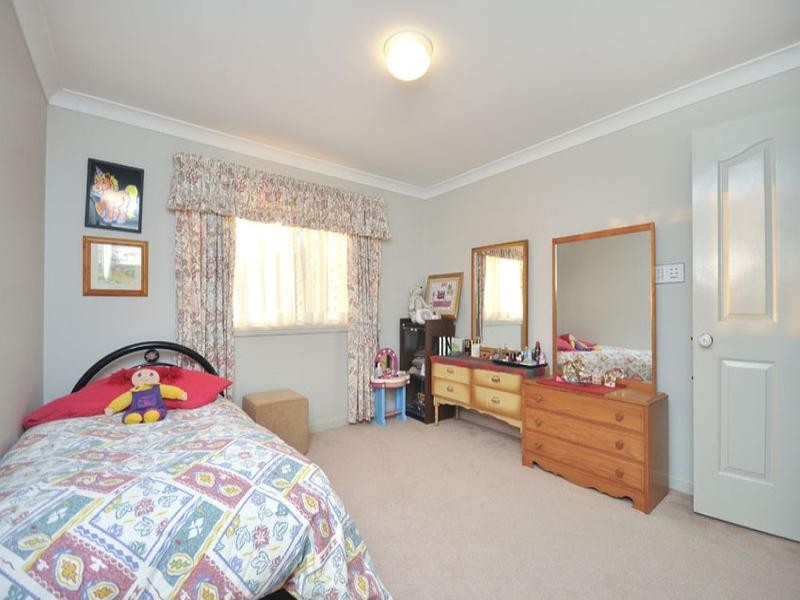 12 Jefferson Place, Stretton QLD 4116