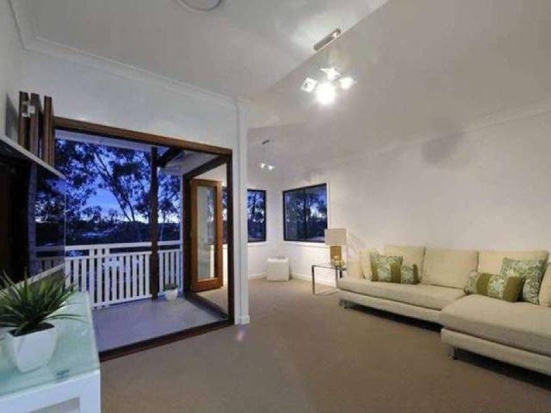 54 Waverley Road, Camp Hill QLD 4152