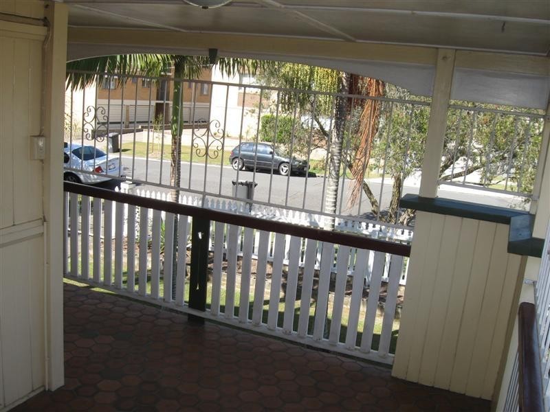 42 Weston Street, Coorparoo QLD 4151