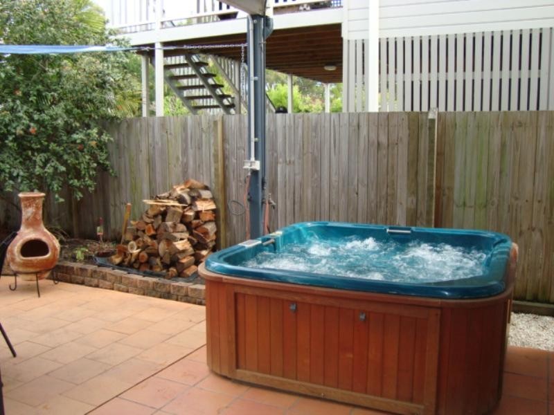 11a Rowland Street, Coorparoo QLD 4151