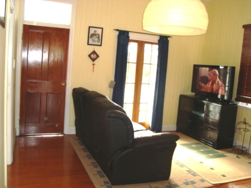 11a Rowland Street, Coorparoo QLD 4151