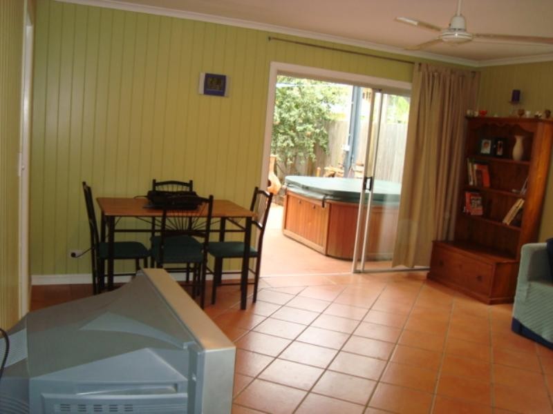 11a Rowland Street, Coorparoo QLD 4151