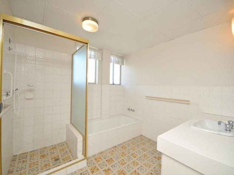 4/6 Mackay Street, Coorparoo QLD 4151