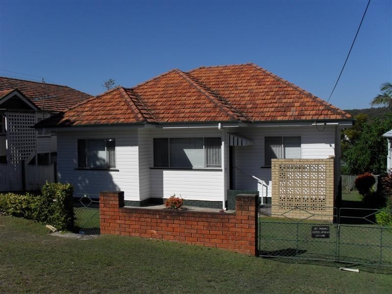 39 First Street, Camp Hill QLD 4152