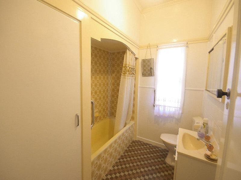 39 First Street, Camp Hill QLD 4152