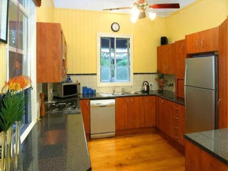 99 Milsom Street, Camp Hill QLD 4152