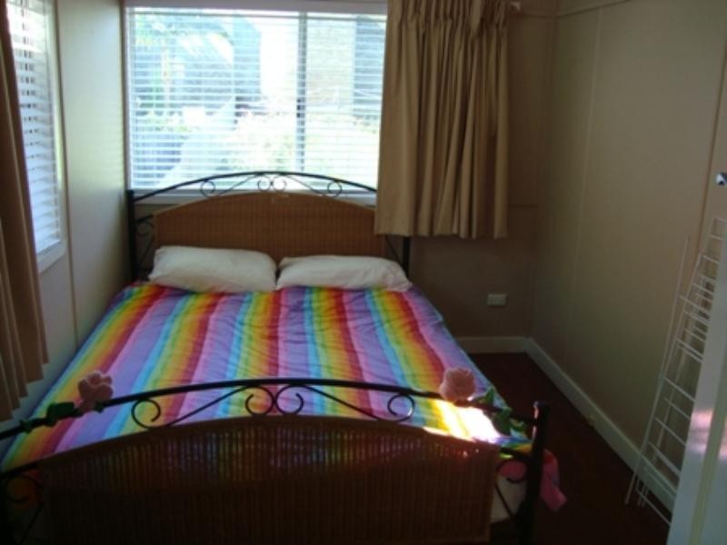 13 Curtis Street, Norman Park QLD 4170