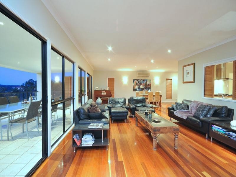 62 Kneale Street, Holland Park West QLD 4121