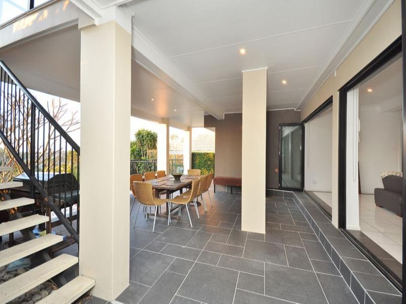 62 Kneale Street, Holland Park West QLD 4121