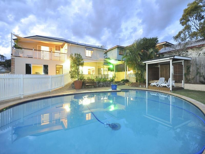 67 Hipwood Avenue, Coorparoo QLD 4151