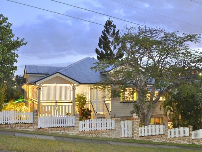 67 Hipwood Avenue, Coorparoo QLD 4151