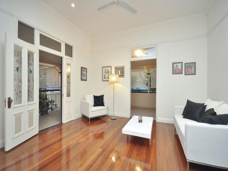 67 Hipwood Avenue, Coorparoo QLD 4151