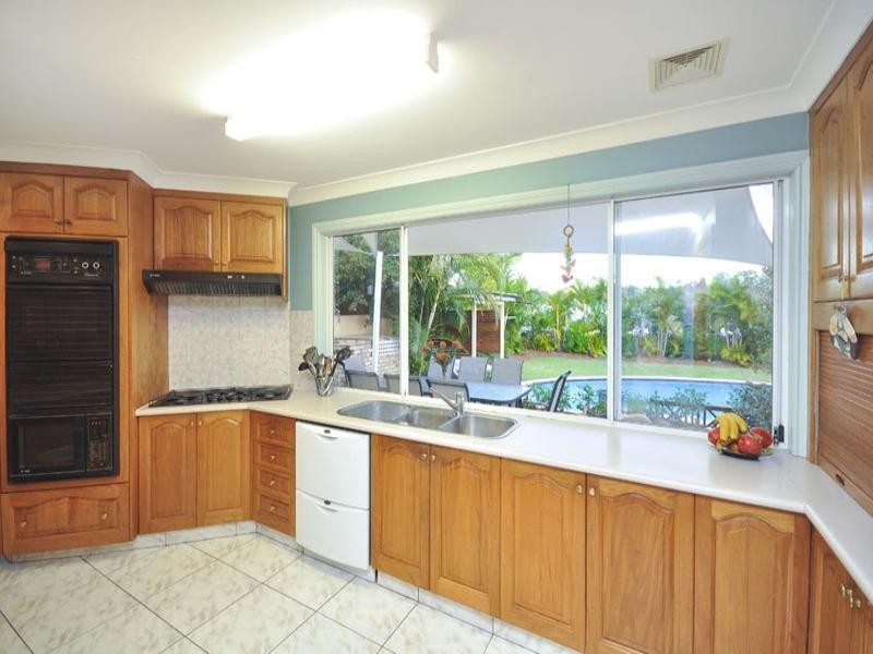 67 Hipwood Avenue, Coorparoo QLD 4151