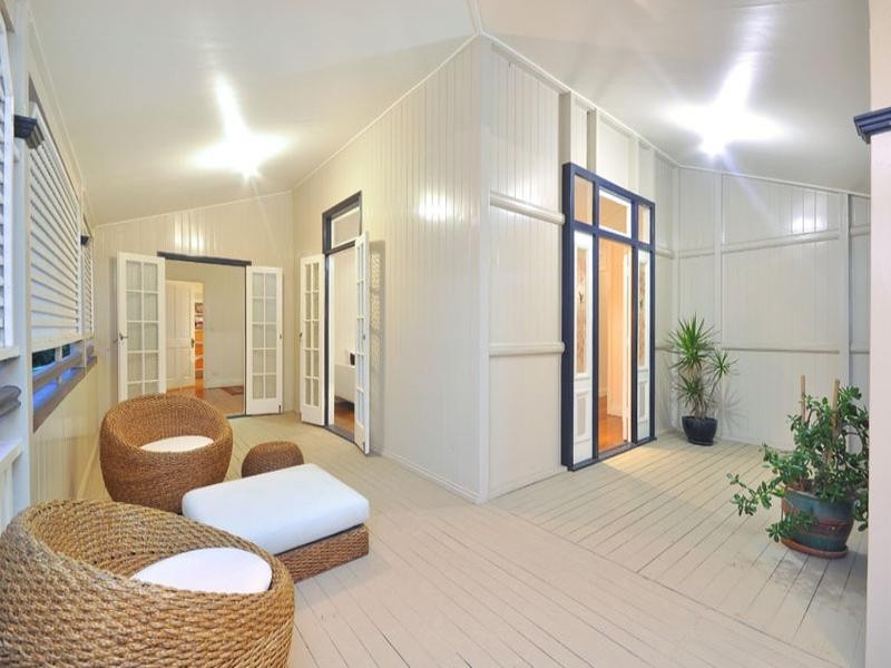 67 Hipwood Avenue, Coorparoo QLD 4151