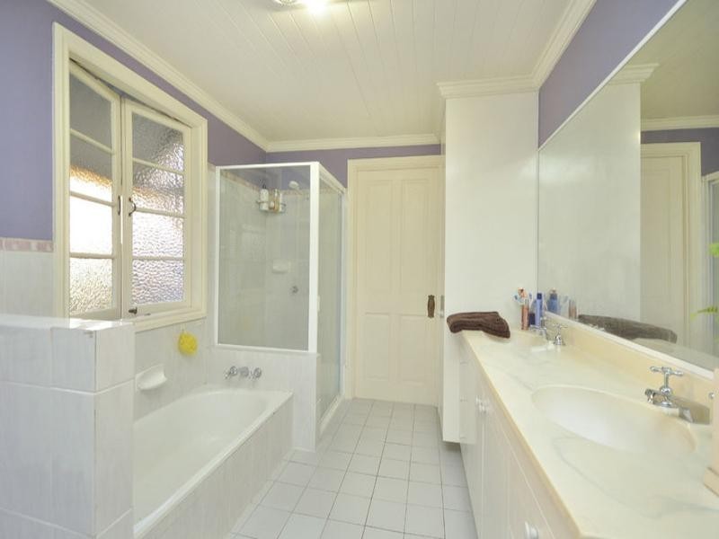 67 Hipwood Avenue, Coorparoo QLD 4151