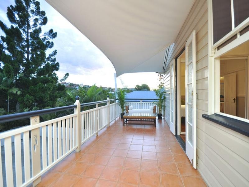 67 Hipwood Avenue, Coorparoo QLD 4151