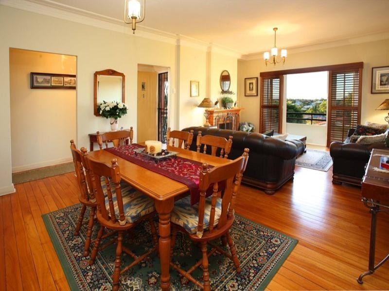 83 Newman Avenue, Camp Hill QLD 4152