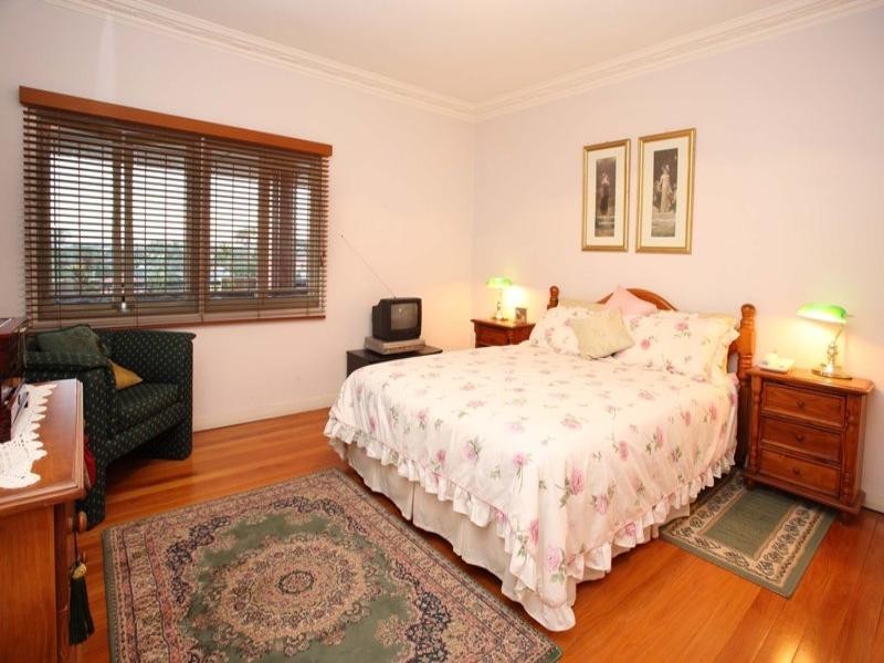 83 Newman Avenue, Camp Hill QLD 4152