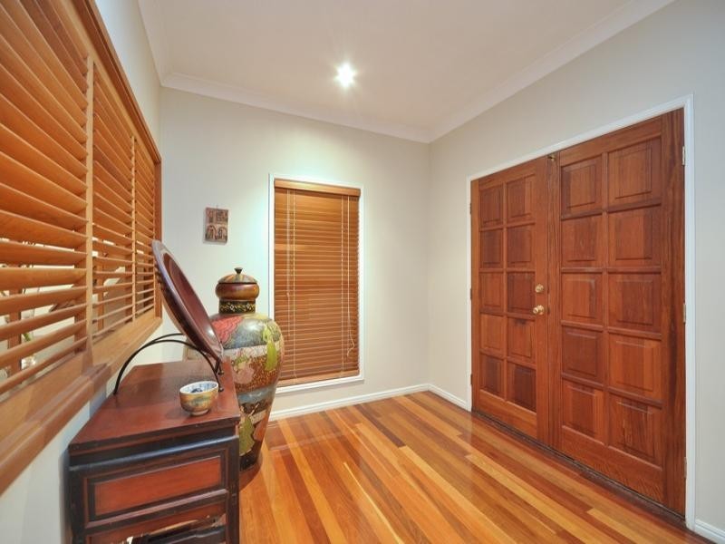 62 Kneale Street, Holland Park West QLD 4121