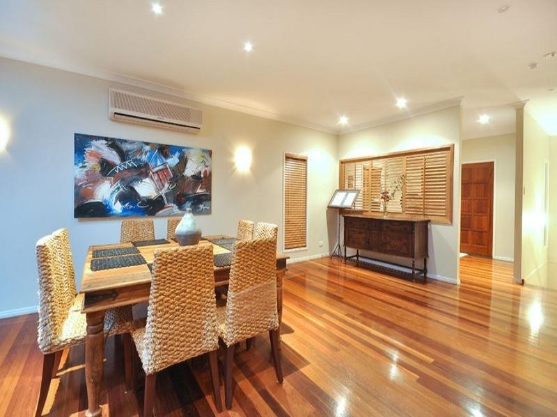 62 Kneale Street, Holland Park West QLD 4121