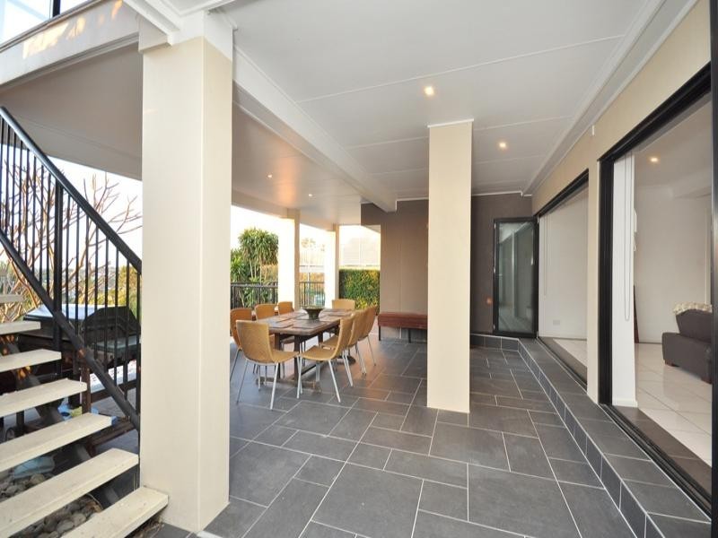 62 Kneale Street, Holland Park West QLD 4121