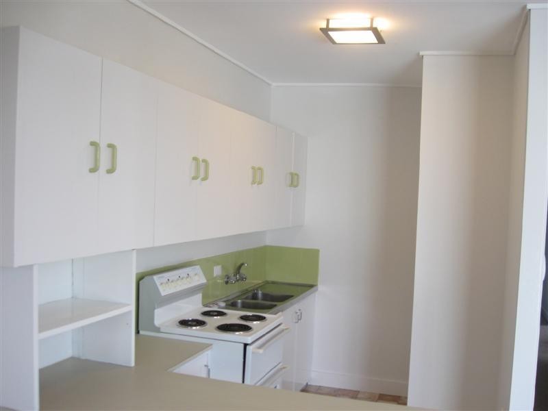 8/387 Cavendish Road, Coorparoo QLD 4151