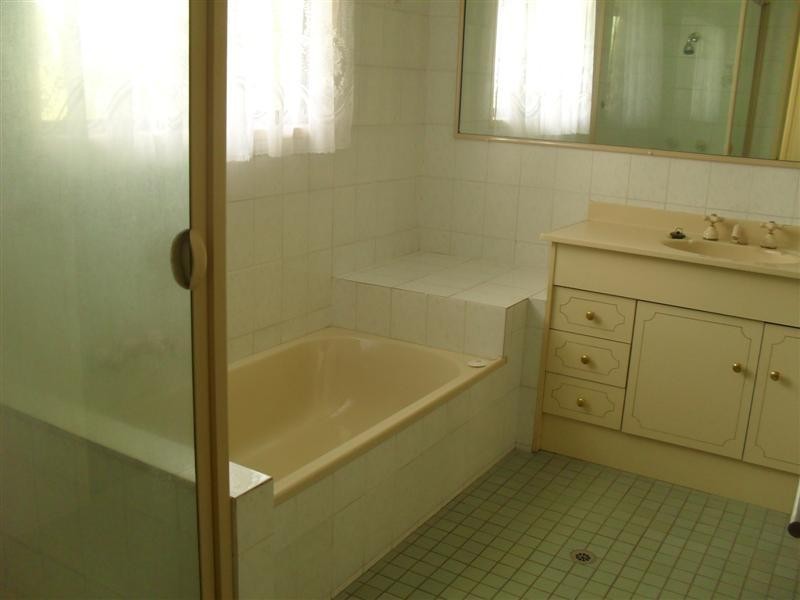 2 Talwood Court, Carindale QLD 4152