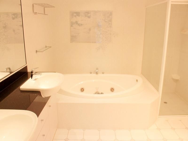 2a Pine Mountain Court, Carina Heights QLD 4152