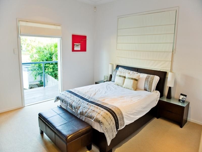 24 Donald Street, Camp Hill QLD 4152