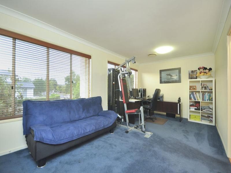 35 Windsor Place, Carindale QLD 4152