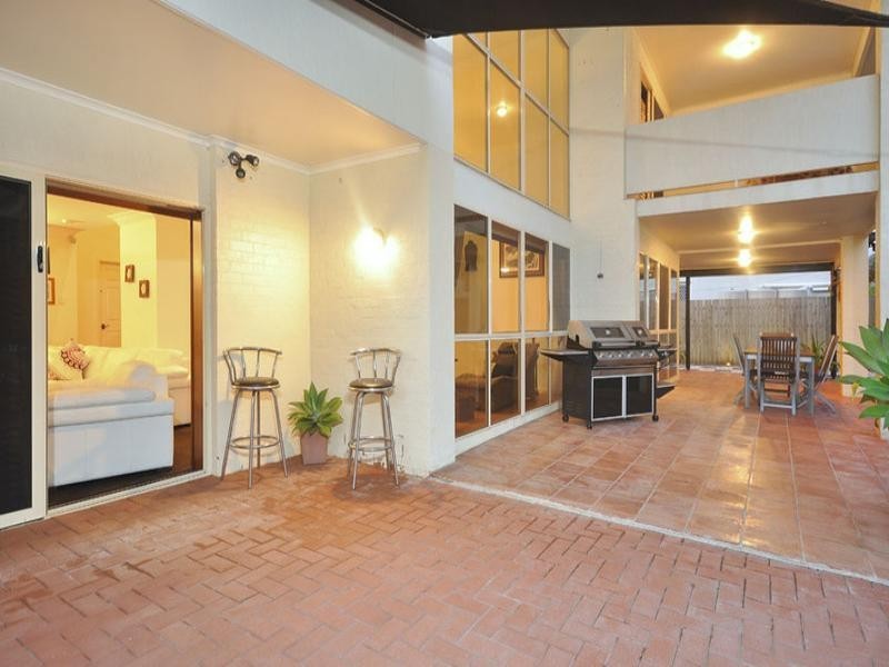 35 Windsor Place, Carindale QLD 4152